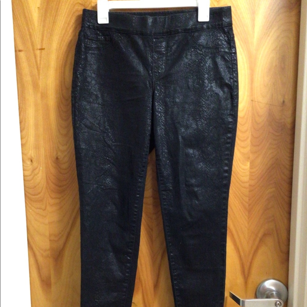 Bandolino “thea” pull on snakeskin jeans